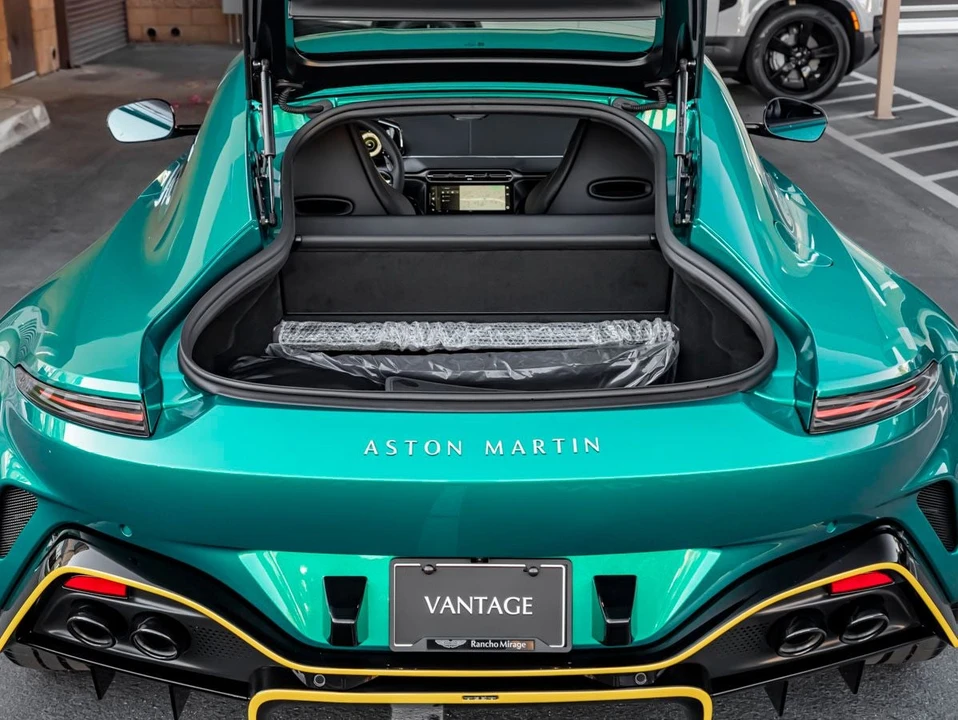 2026 Aston Martin Vantage - Image 25 of 31
