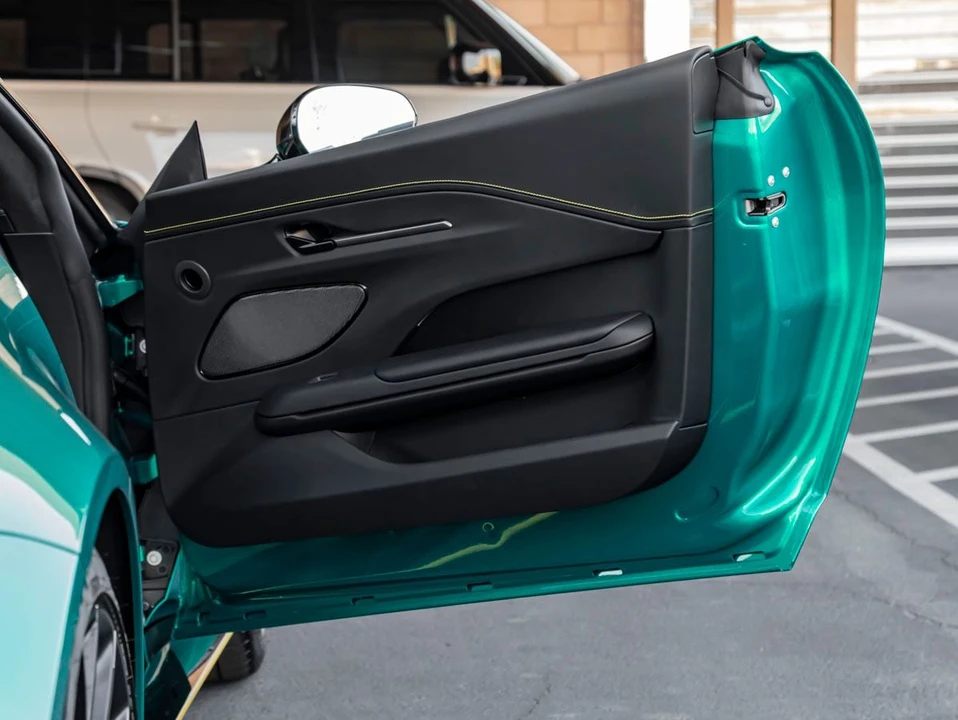 2026 Aston Martin Vantage - Image 26 of 31