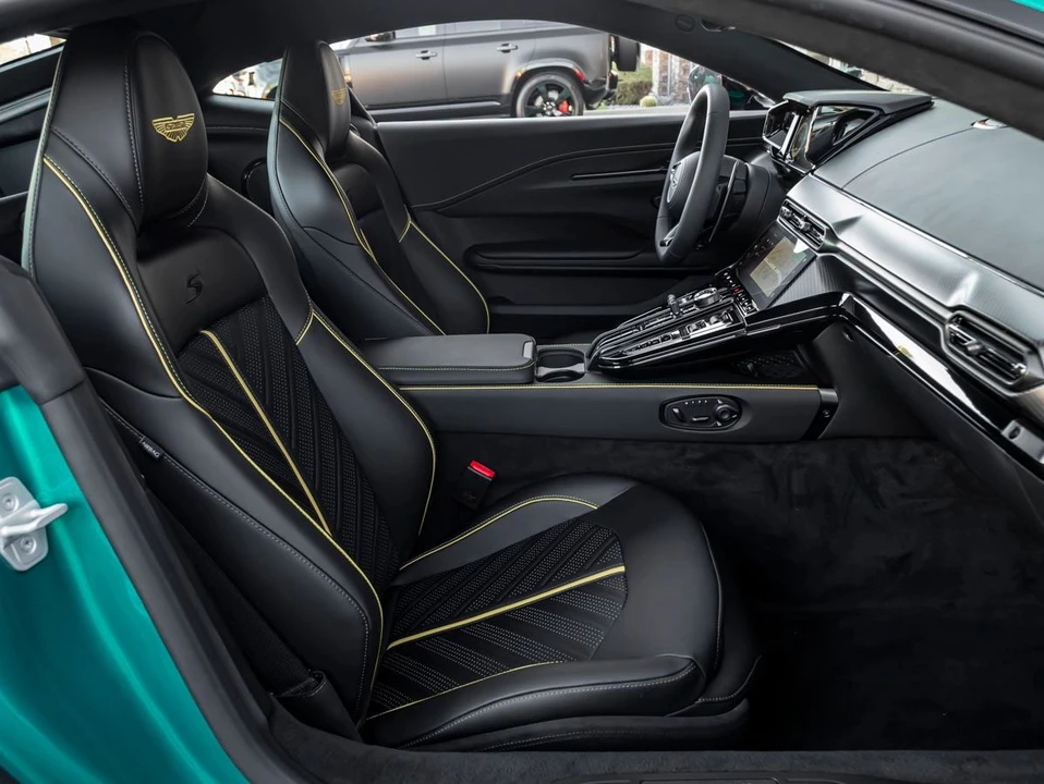 2026 Aston Martin Vantage - Image 28 of 31