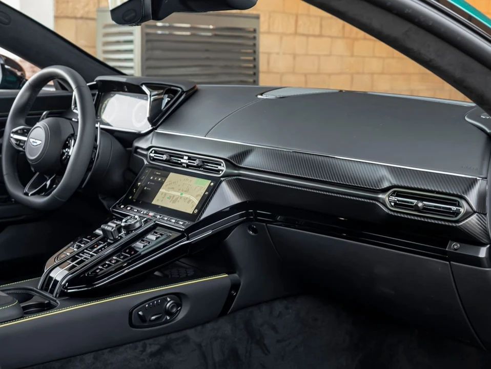 2026 Aston Martin Vantage - Image 30 of 31