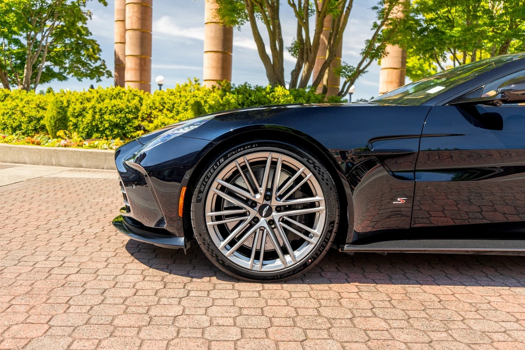 2026 Aston Martin V8 Vantage (2019+) - Image 3 of 31