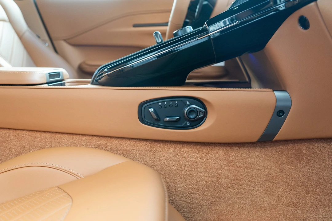 2026 Aston Martin V8 Vantage (2019+) - Image 29 of 31
