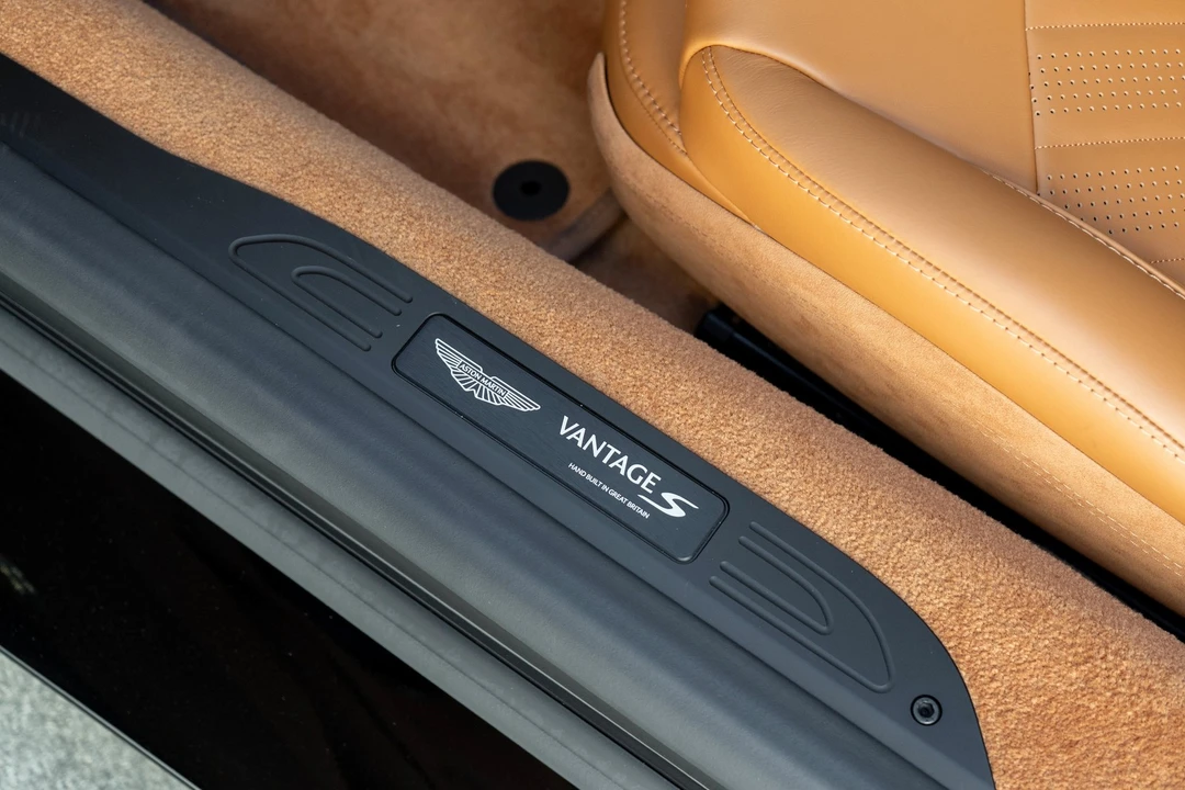 2026 Aston Martin V8 Vantage (2019+) - Image 13 of 31