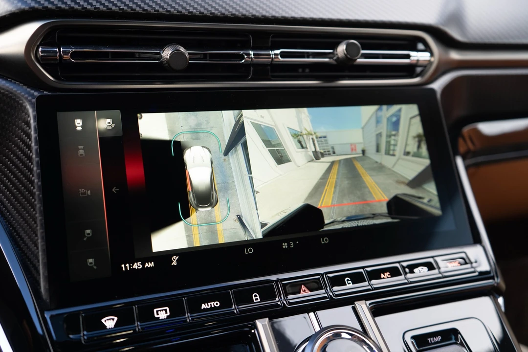 2026 Aston Martin V8 Vantage (2019+) - Image 25 of 31