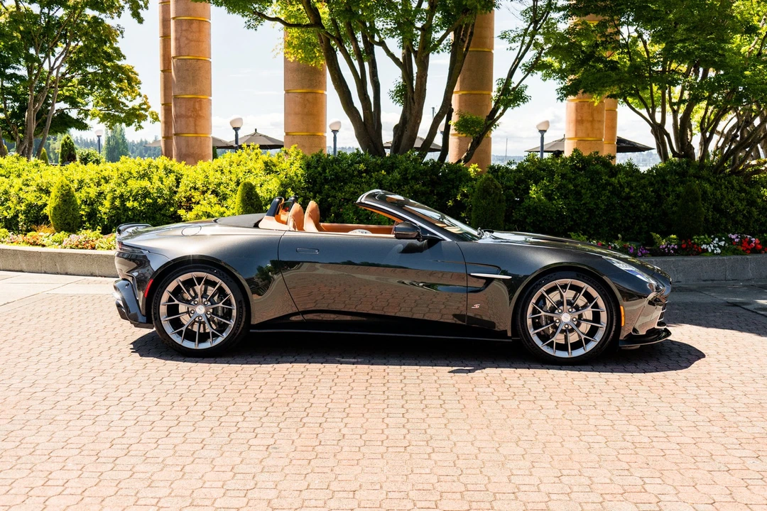 2026 Aston Martin V8 Vantage (2019+) - Image 2 of 15