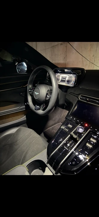 2026 Aston Martin V8 Vantage (2019+) - Image 8 of 9