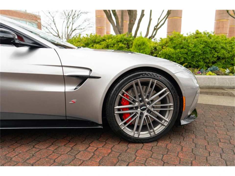 2026 Aston Martin V8 Vantage (2019+) - Image 4 of 12