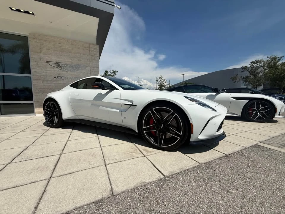 2026 Aston Martin V8 Vantage (2019+) - Image 2 of 20