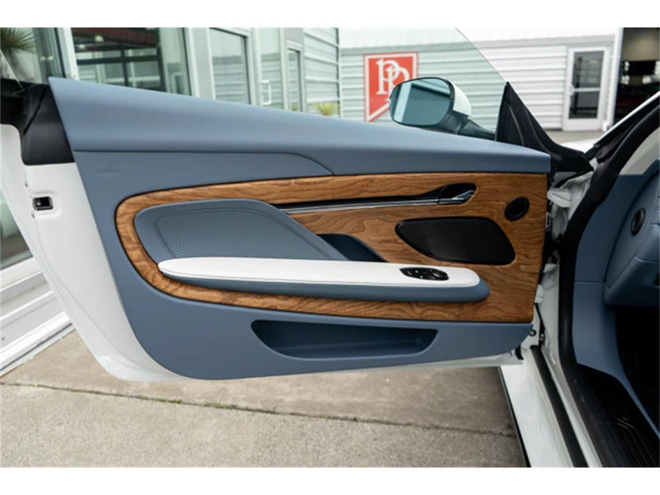 2026 Aston Martin Vanquish 3rd Gen - Image 13 of 31