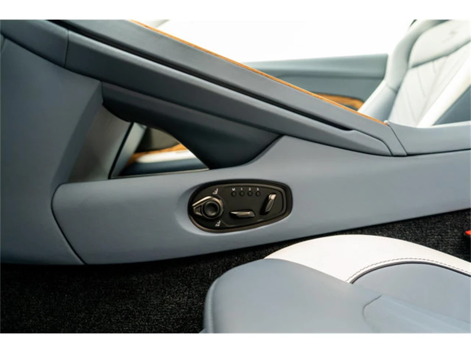 2026 Aston Martin Vanquish 3rd Gen - Image 21 of 31