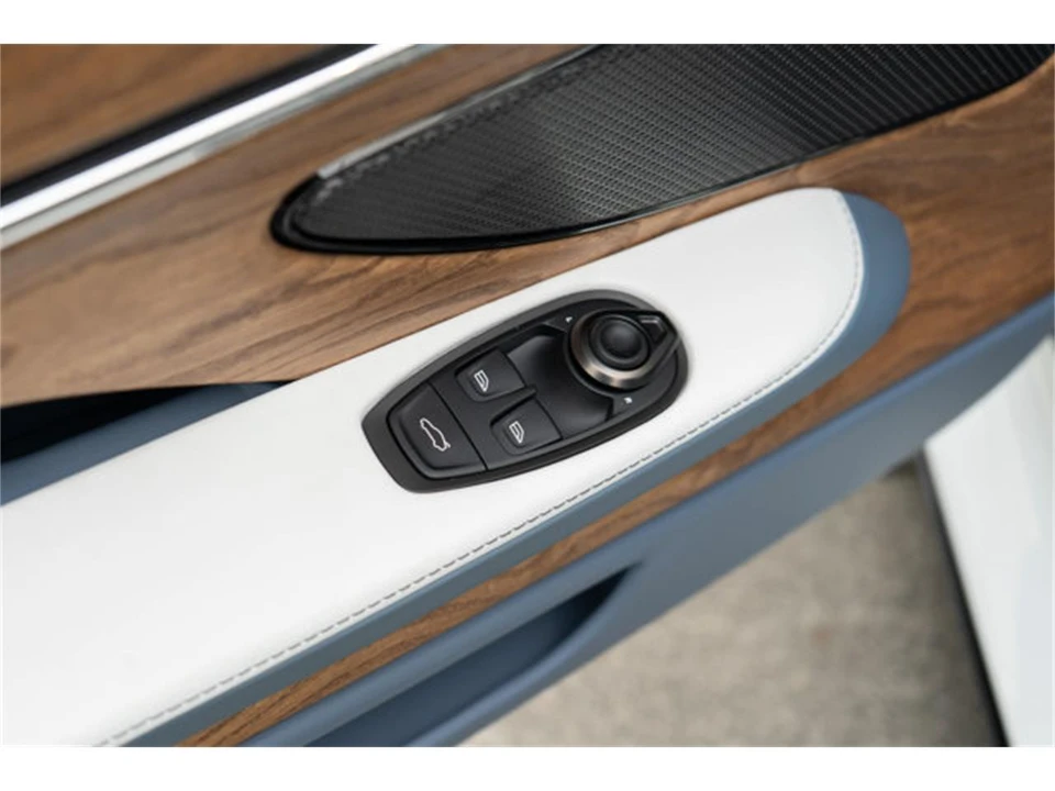 2026 Aston Martin Vanquish 3rd Gen - Image 14 of 31
