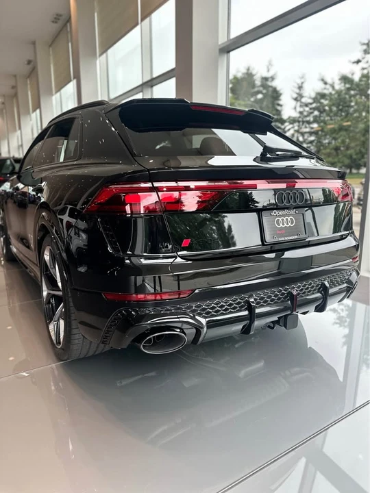 2026 Audi RS Q8 Performance - Image 4 of 6