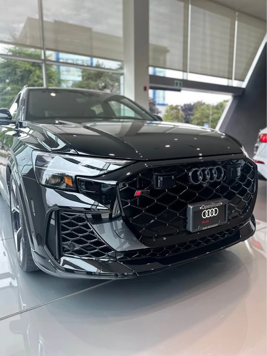 2026 Audi RS Q8 Performance - Image 2 of 6
