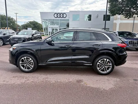2026 Audi Q3 40 TFSI Premium Plus Sport Utility 4D