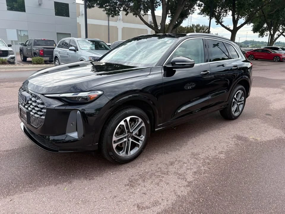 2026 Audi F3 Q3 - Image 2 of 14