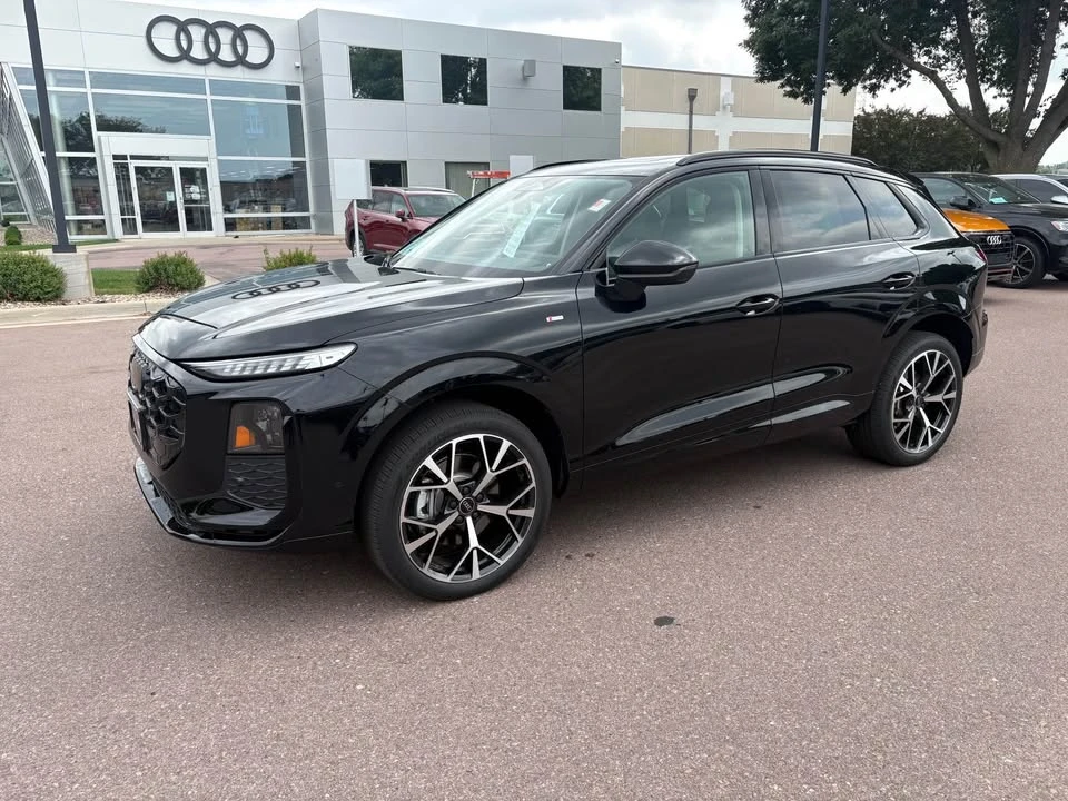 2026 Audi F3 Q3 - Image 2 of 17