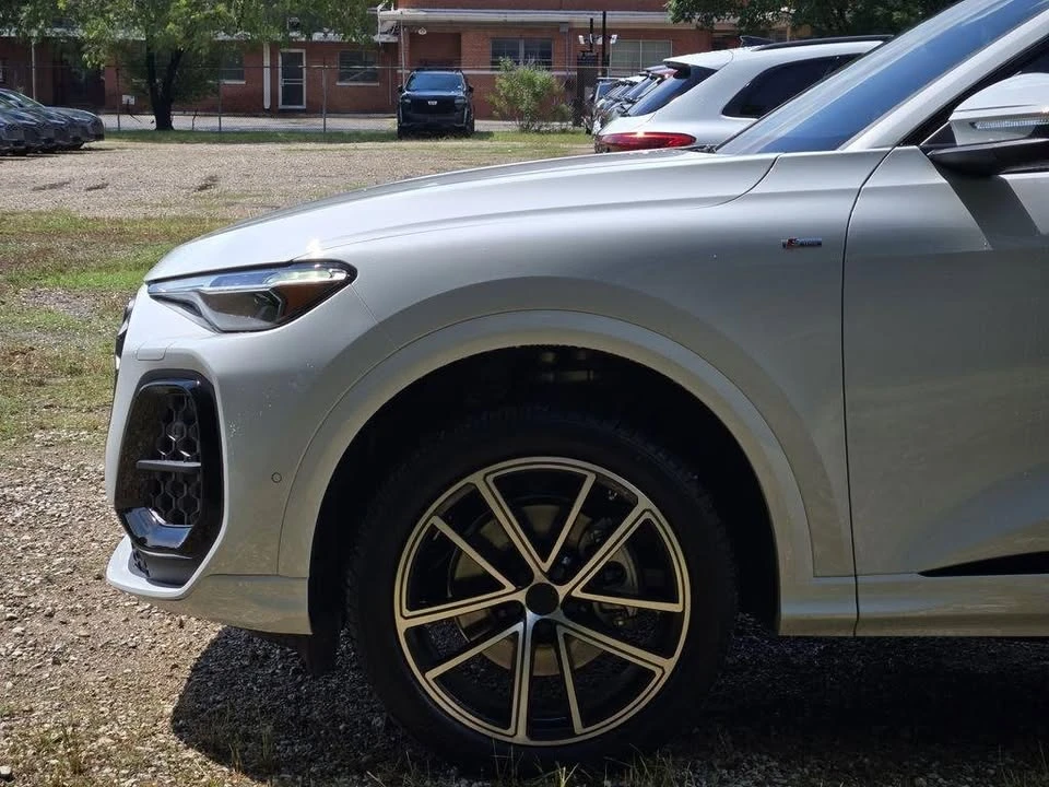 2026 Audi FY Q5 - Image 3 of 15