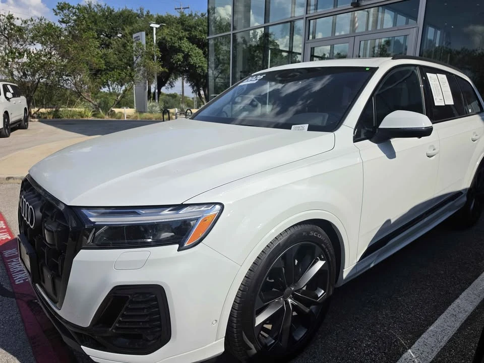 2026 Audi 4M Q7 - Image 2 of 8