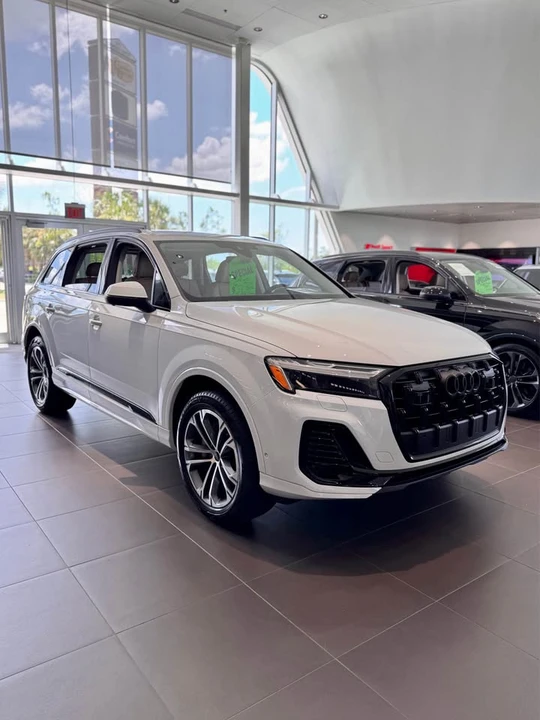 2026 Audi 4M Q7 - Image 2 of 20