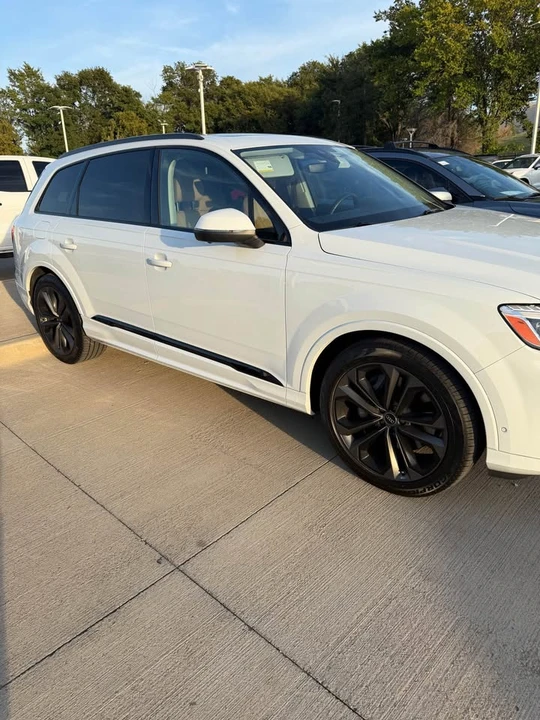 2026 Audi 4M Q7 - Image 3 of 5