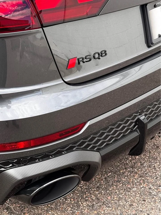 2026 Audi RS Q8 Performance - Image 9 of 16