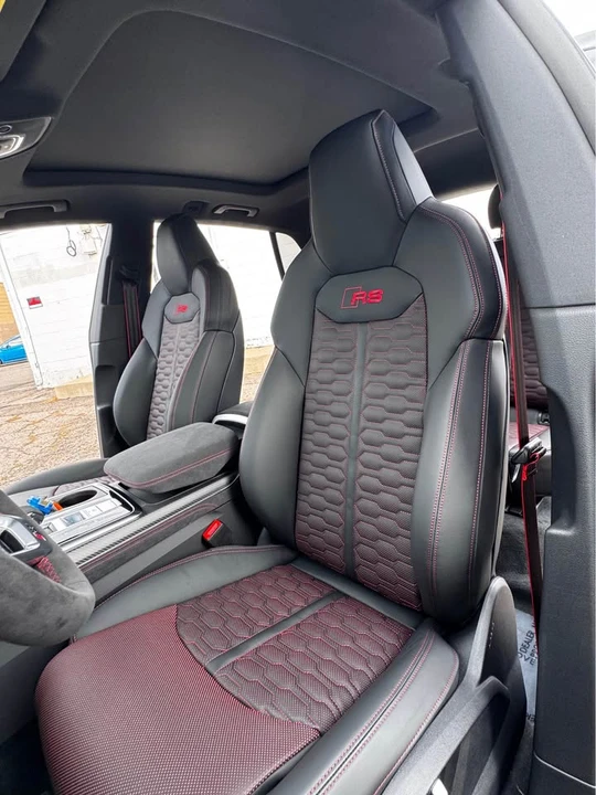 2026 Audi RS Q8 Performance - Image 12 of 16