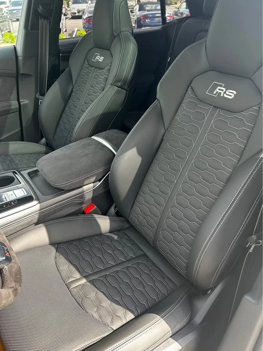 2026 Audi RS Q8 - Image 7 of 10