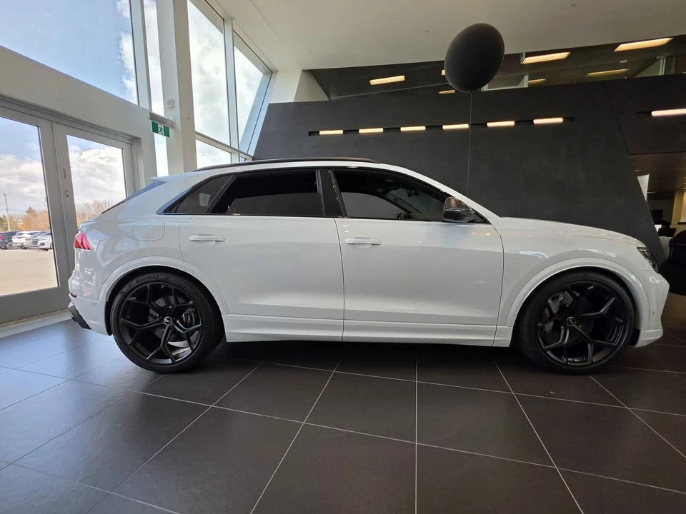 2026 Audi RS Q8 Performance - Image 5 of 10