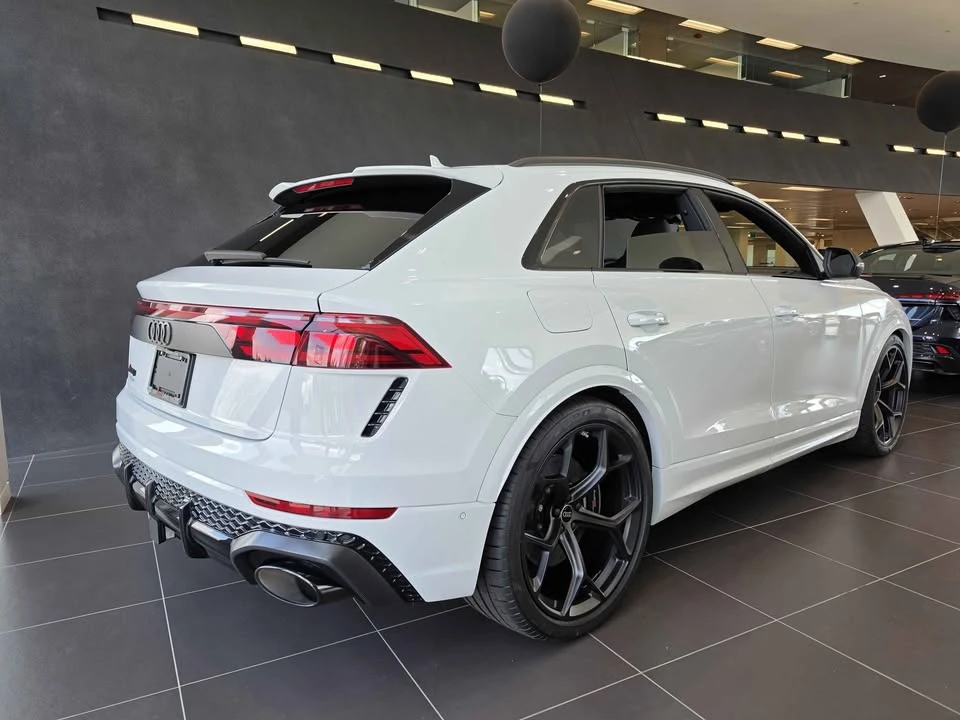 2026 Audi RS Q8 Performance - Image 3 of 10