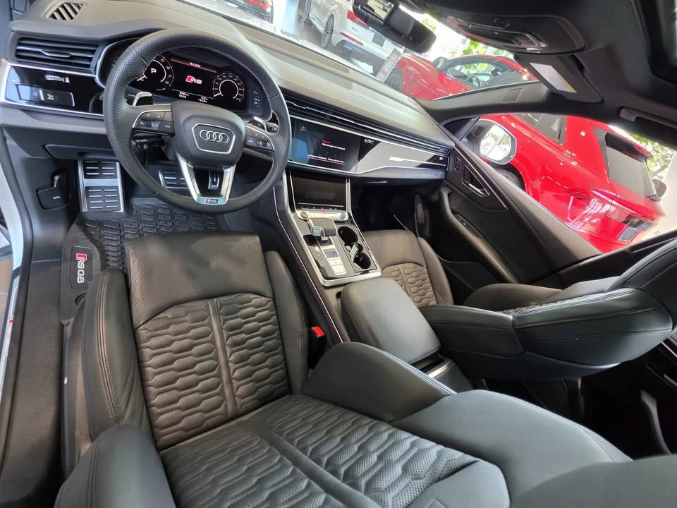 2026 Audi RS Q8 Performance - Image 8 of 10