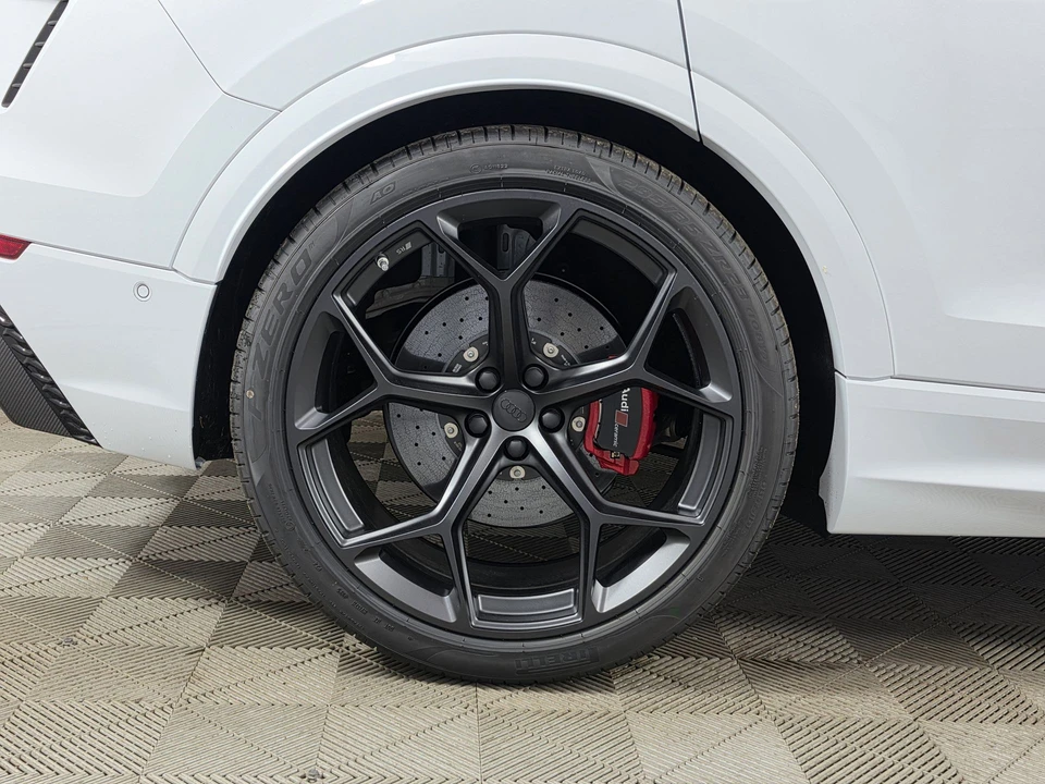 2026 Audi RS Q8 Performance - Image 10 of 31
