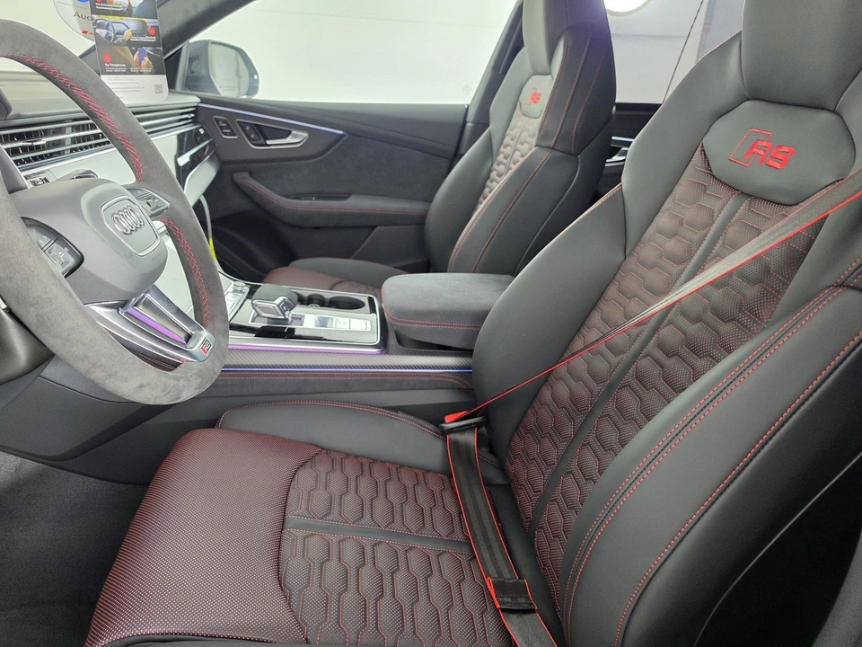 2026 Audi RS Q8 Performance - Image 15 of 31