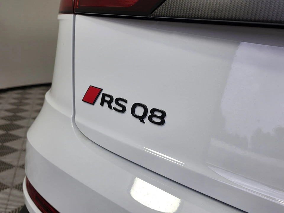 2026 Audi RS Q8 Performance - Image 11 of 31