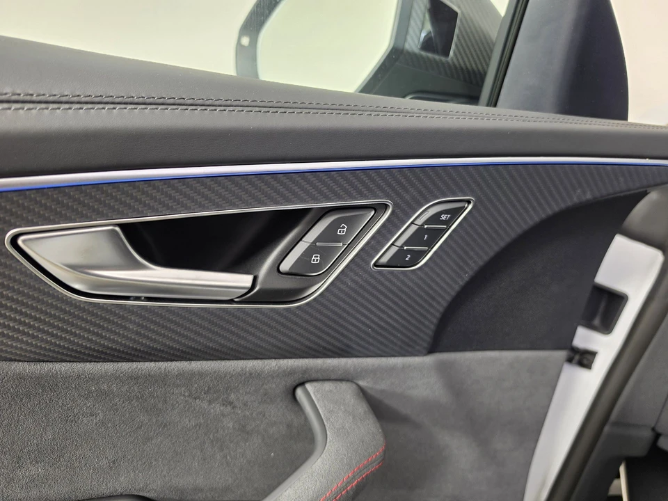2026 Audi RS Q8 Performance - Image 20 of 31