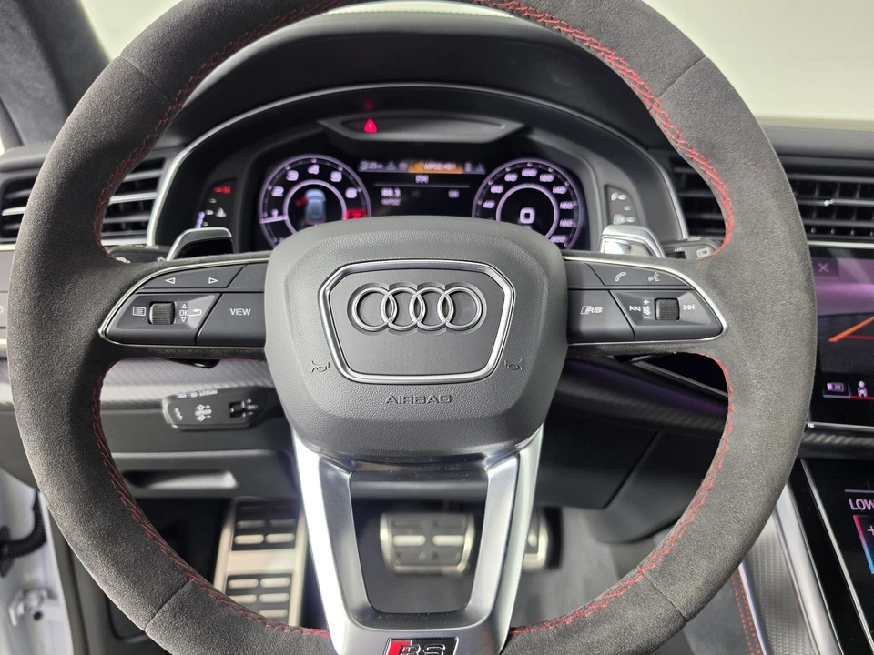 2026 Audi RS Q8 Performance - Image 24 of 31