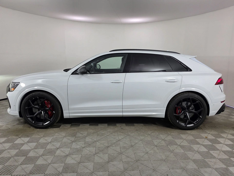2026 Audi RS Q8 Performance - Image 4 of 31