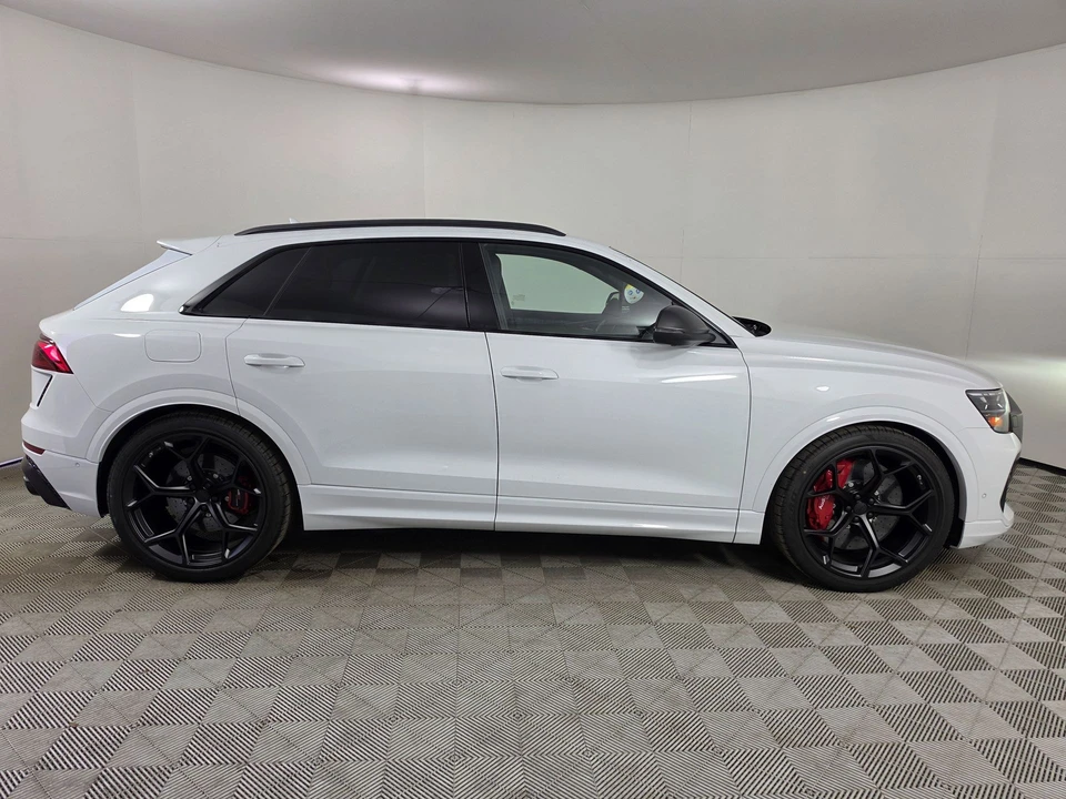 2026 Audi RS Q8 Performance - Image 8 of 31