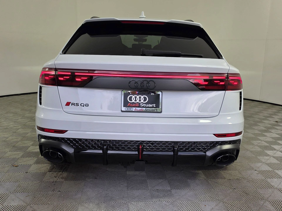 2026 Audi RS Q8 Performance - Image 6 of 31