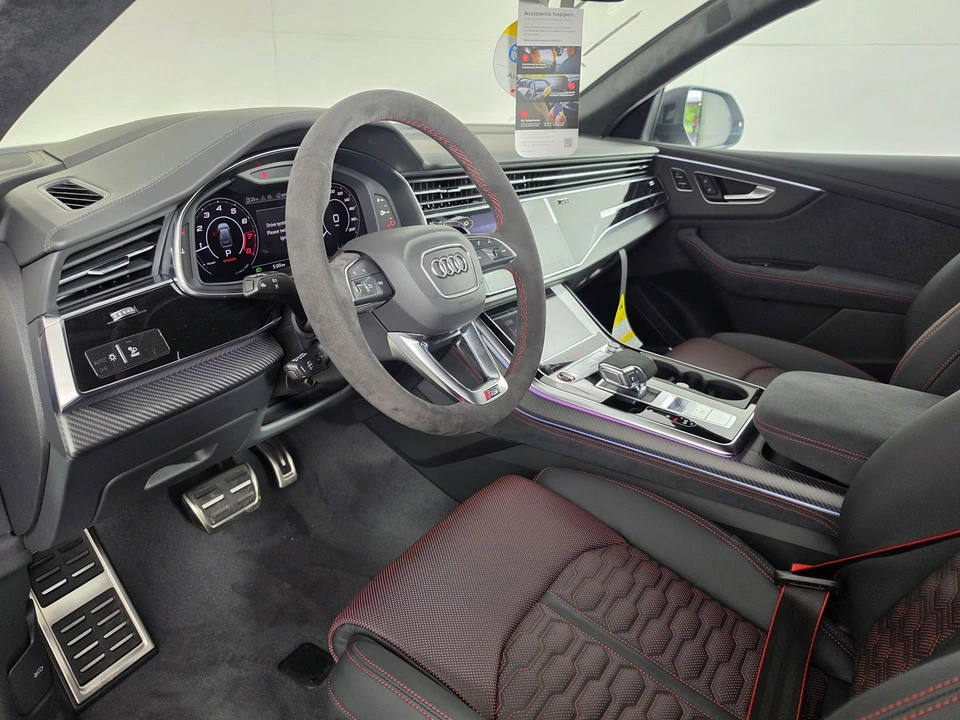 2026 Audi RS Q8 Performance - Image 14 of 31