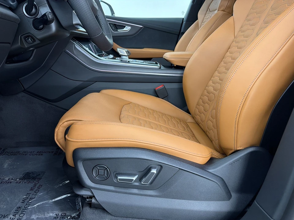 2026 Audi RS Q8 Performance - Image 14 of 30