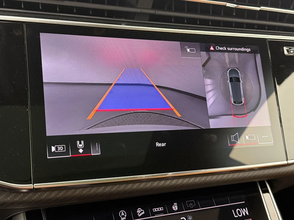 2026 Audi RS Q8 Performance - Image 18 of 30