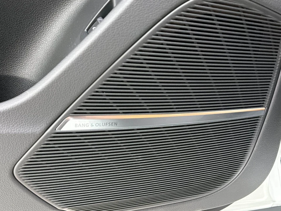 2026 Audi RS Q8 Performance - Image 26 of 30
