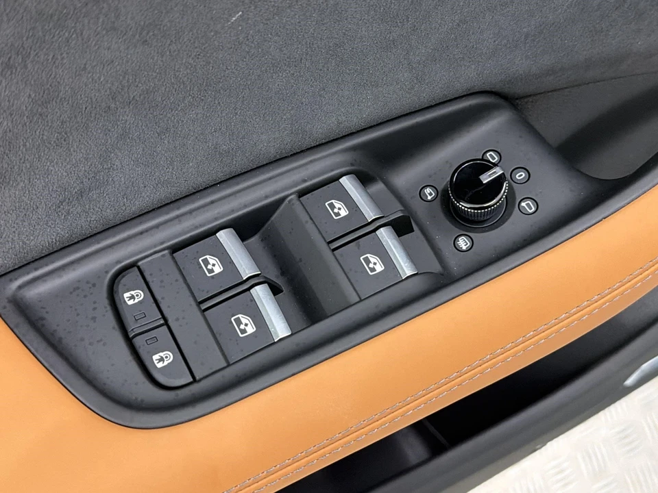 2026 Audi RS Q8 Performance - Image 25 of 30