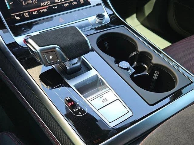 2026 Audi RS Q8 Performance - Image 13 of 18