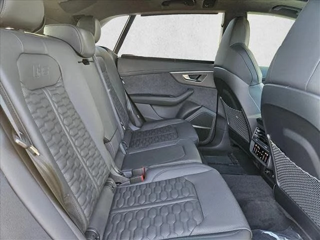 2026 Audi RS Q8 Performance - Image 16 of 18