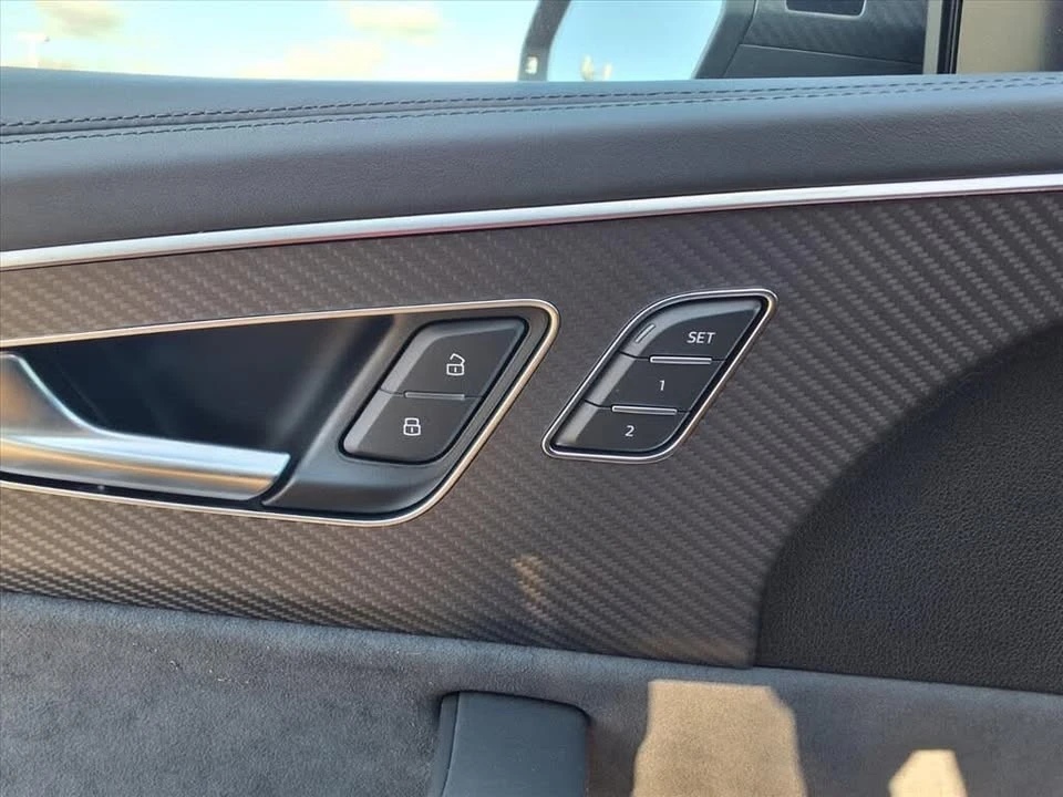 2026 Audi RS Q8 Performance - Image 8 of 20