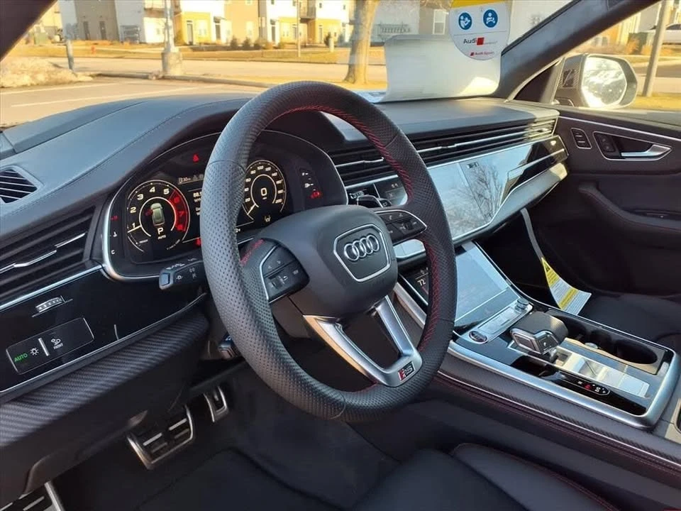 2026 Audi RS Q8 Performance - Image 10 of 20