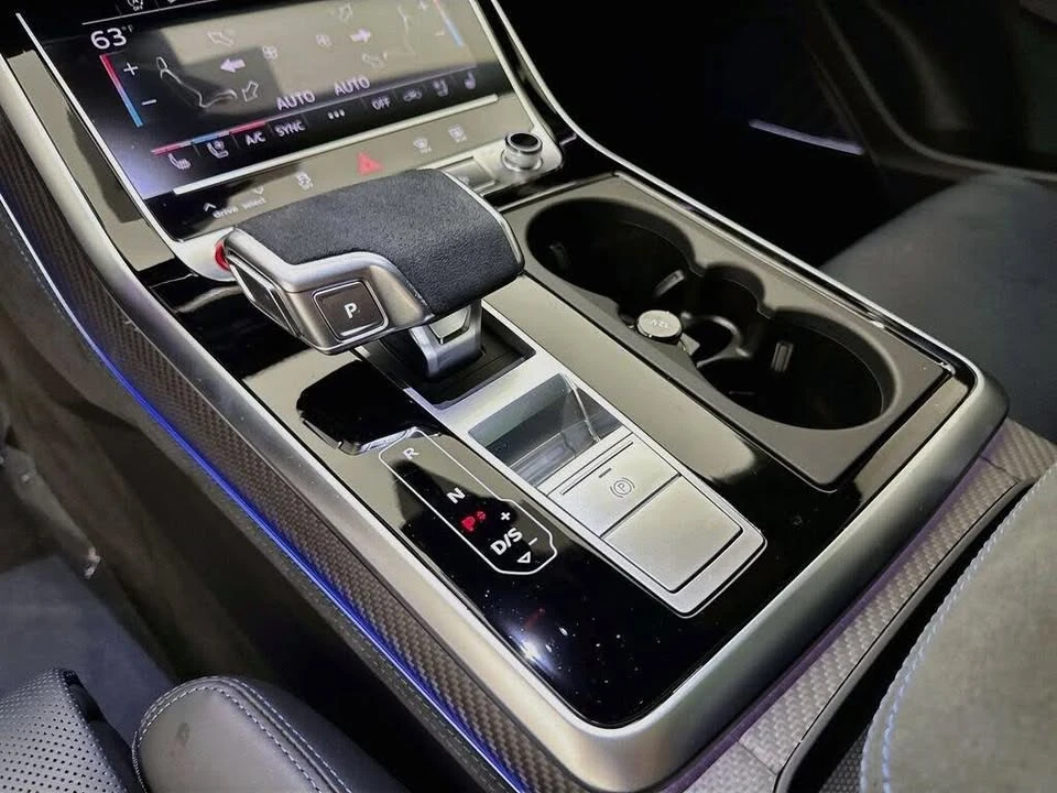 2026 Audi RS Q8 Performance - Image 17 of 20