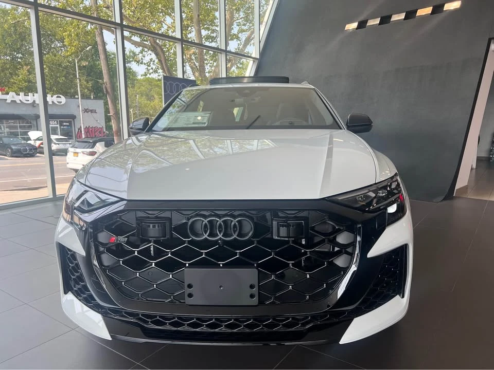 2026 Audi RS Q8 Performance - Image 2 of 12