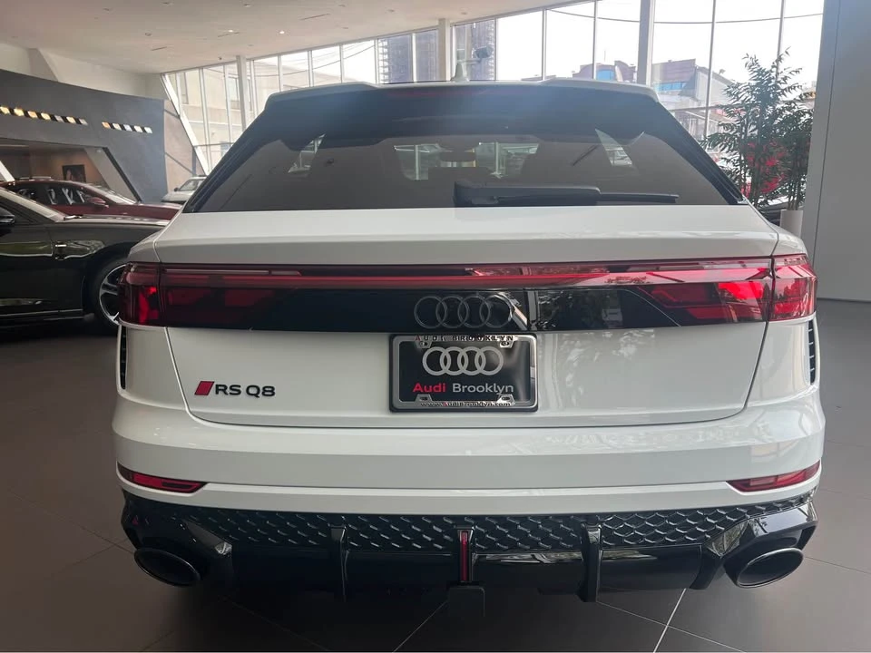 2026 Audi RS Q8 Performance - Image 8 of 12